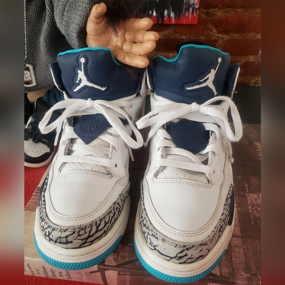 Jordan "Son of Mars" Hornets - Picture 6 of 14